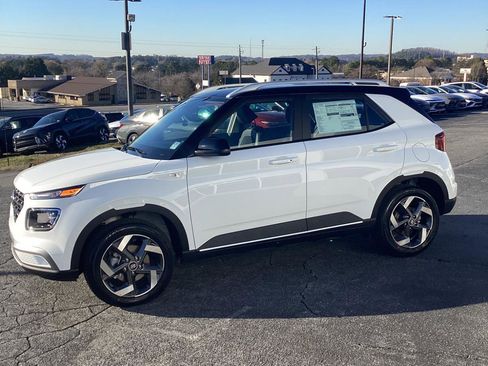 New 2026 Hyundai Venue SEL image 3