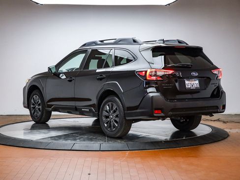 Used 2023 Subaru Outback Onyx Edition XT image 2