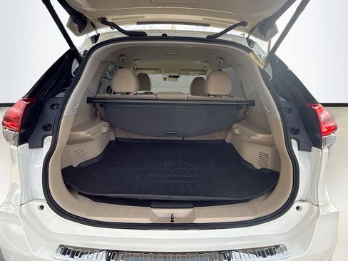 Used 2020 Nissan Rogue SV image 13