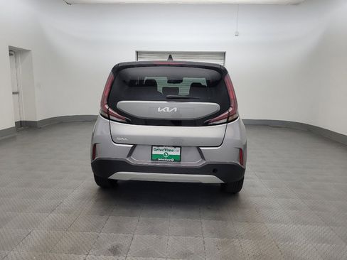 Used 2023 Kia Soul LX image 7