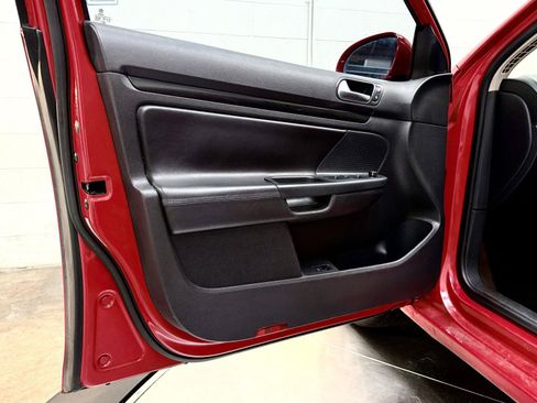 Used 2012 Volkswagen Jetta TDI FWD image 12