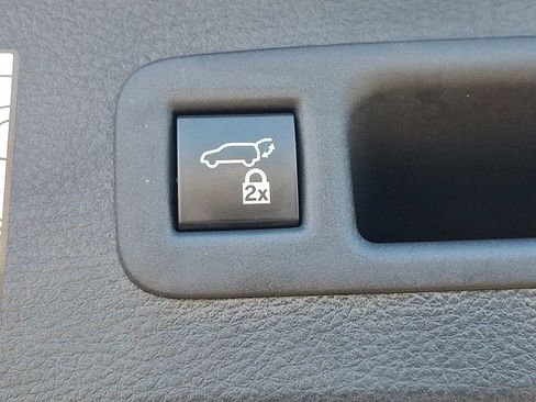 Used 2022 Toyota Sienna XSE w/ XSE Plus Package image 30