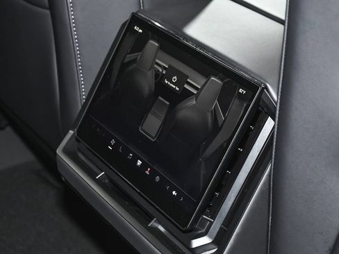Used 2025 Tesla Cybertruck AWD Crew Cab image 57