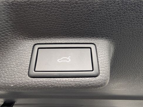 Used 2025 Volkswagen ID. Buzz Pro S Plus w/ Cupholders Package RWD image 14