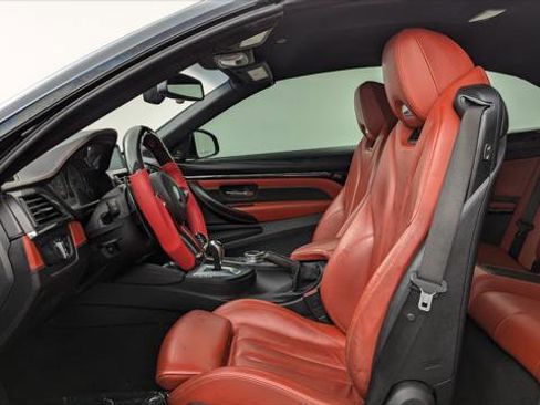 Used 2015 BMW M4 Convertible image 13
