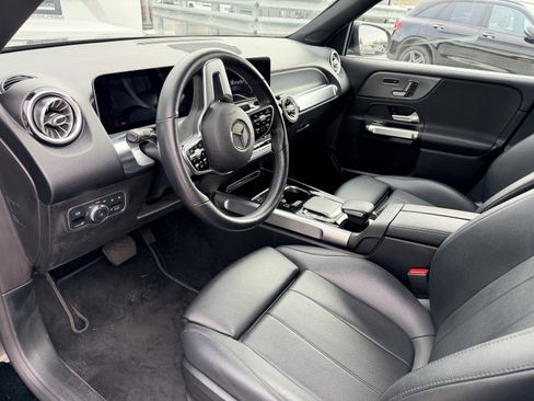 Used 2021 Mercedes-Benz GLB 250 image 2