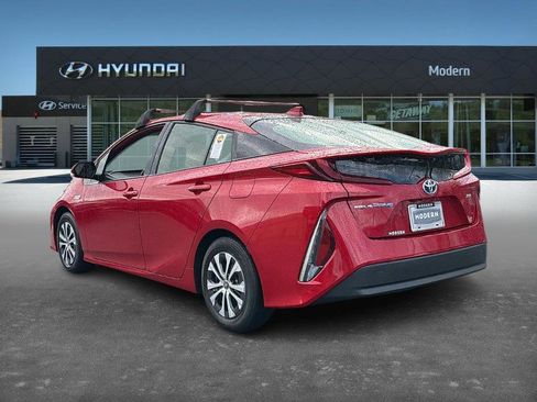 Used 2020 Toyota Prius Prime XLE image 6