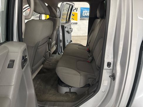 Used 2012 Nissan Frontier SV AWD/4WD image 27