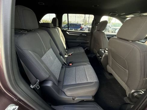 Certified 2025 GMC Acadia Elevation AWD/4WD image 26
