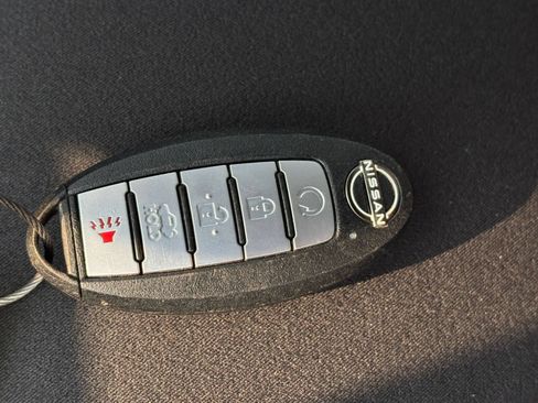 Used 2025 Nissan Altima 2.5 SV FWD image 21