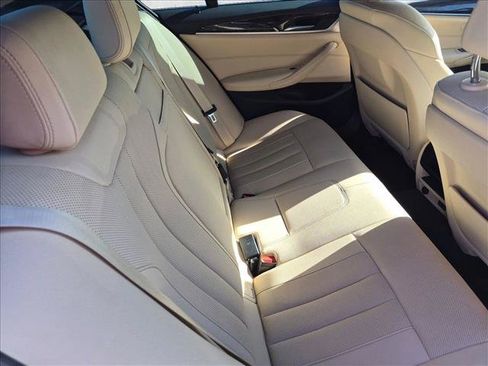 Used 2023 BMW 530i w/ Convenience Package RWD image 21
