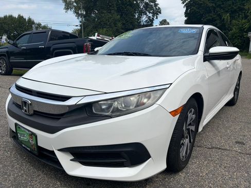 Used 2018 Honda Civic EX image 2