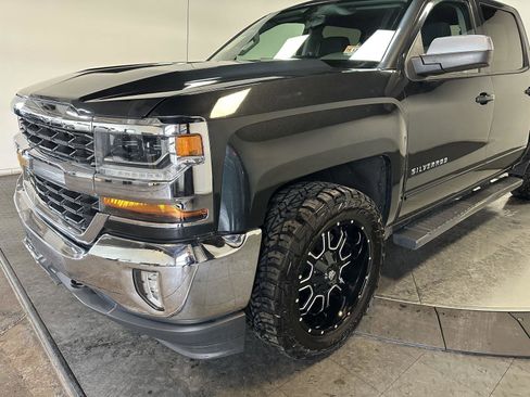 Used 2018 Chevrolet Silverado 1500 LT w/ LT Convenience Package image 7
