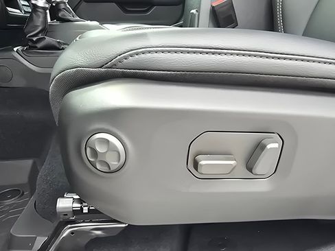 New 2025 Jeep Wrangler Sahara image 9