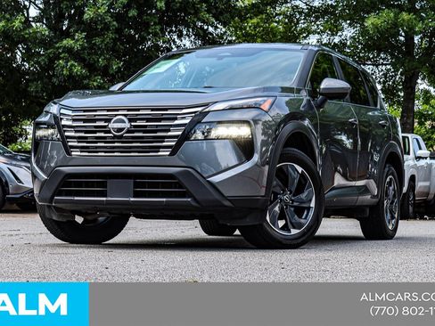 Used 2024 Nissan Rogue SV FWD image 2