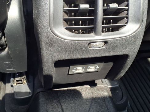 Used 2021 Jeep Cherokee Latitude Plus w/ Sun & Sound Group AWD/4WD image 15