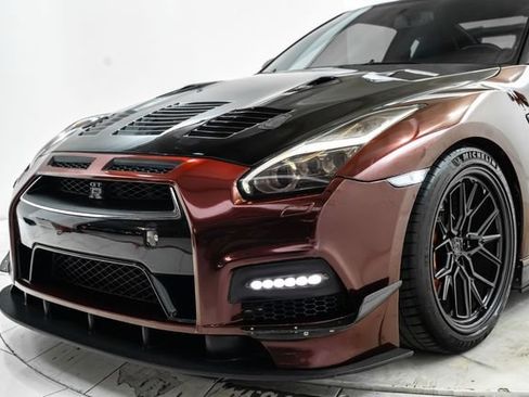 Used 2014 Nissan GT-R Premium AWD/4WD image 9