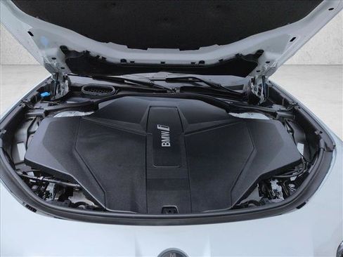 Used 2023 BMW i7 xDrive60 AWD/4WD image 25