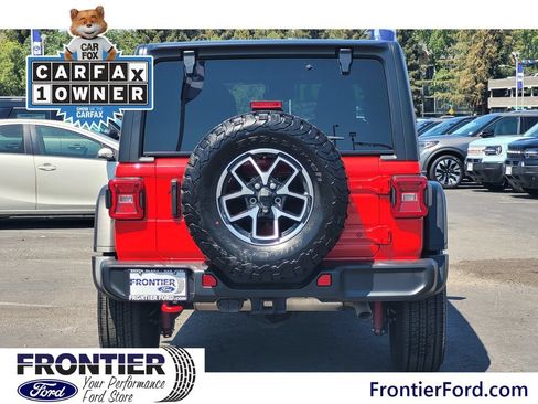 Used 2024 Jeep Wrangler Unlimited Rubicon AWD/4WD image 5