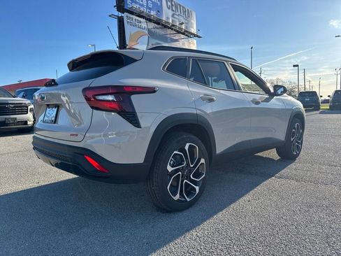 New 2026 Chevrolet Trax RS w/ Sunroof Package image 8