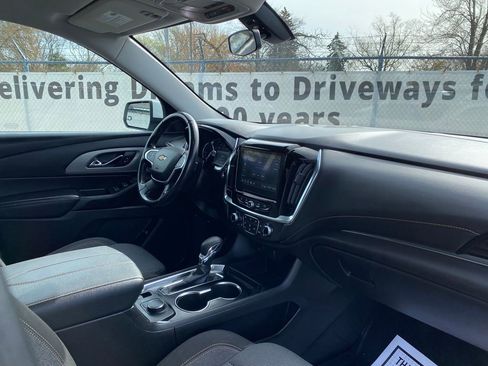 Used 2021 Chevrolet Traverse LT FWD image 18