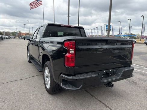 Used 2025 Chevrolet Silverado 1500 Custom image 5