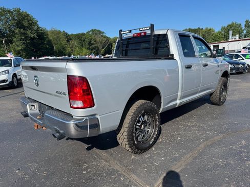 Used 2018 RAM 1500 ST w/ SXT Appearance Group AWD/4WD image 5