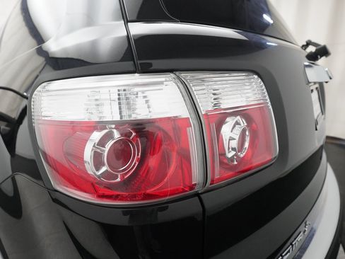 Used 2012 GMC Acadia SLT image 32