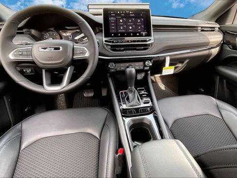 New 2026 Jeep Compass Latitude w/ Sun and Sound Group image 5