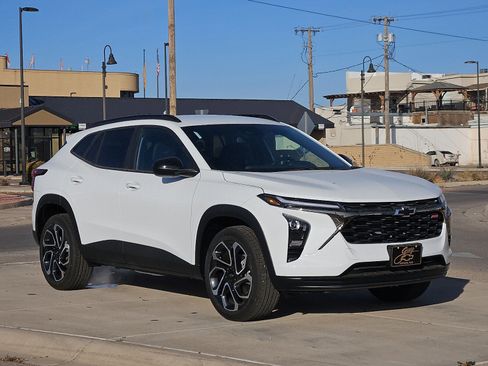 New 2026 Chevrolet Trax RS w/ Driver Confidence Package image 6