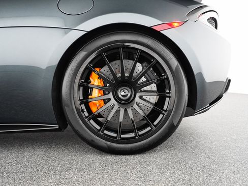 Used 2020 McLaren 620R RWD image 32