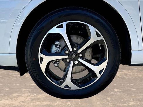 Used 2025 Ford Escape ST-Line Elite w/ Premium Technology Package image 35