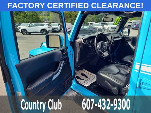 Used 2017 Jeep Wrangler Unlimited Sahara w/ Quick Order Package 24E Chief AWD/4WD image 10