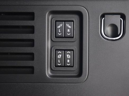 New 2026 Chevrolet Traverse RS w/ LPO, Floor Liner Package AWD/4WD image 27