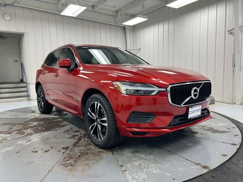 Used 2019 Volvo XC60 T5 Momentum w/ Premium Package AWD/4WD image 2