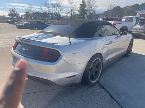 Used 2019 Ford Mustang Premium image 9