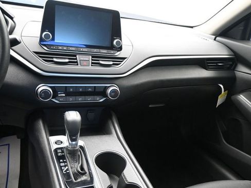 Used 2025 Nissan Altima 2.5 S image 22