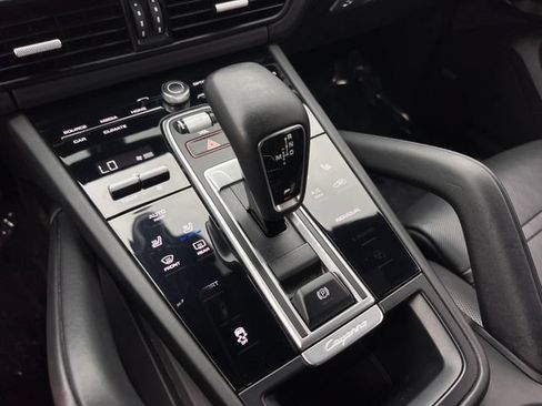Used 2019 Porsche Cayenne w/ Premium Plus Package AWD/4WD image 30