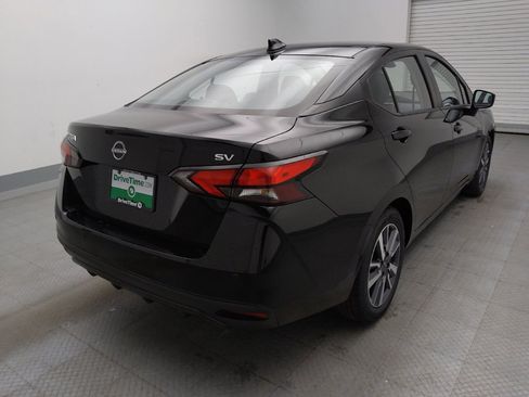 Used 2023 Nissan Versa SV FWD image 9