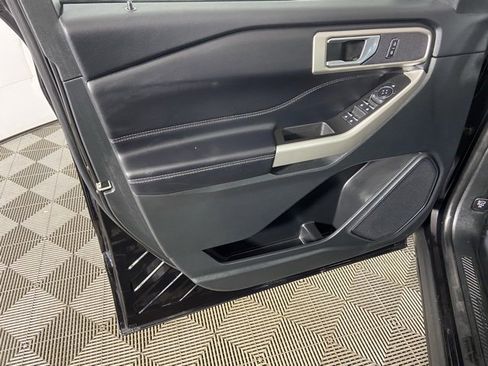 Used 2023 Ford Explorer XLT w/ Equipment Group 202A image 18