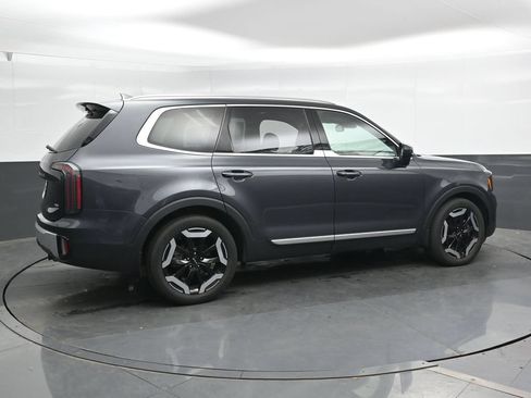 Used 2023 Kia Telluride EX AWD/4WD image 2