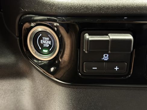 Used 2024 GMC Sierra 1500 Elevation w/ LPO, Elevation Black Package AWD/4WD image 29