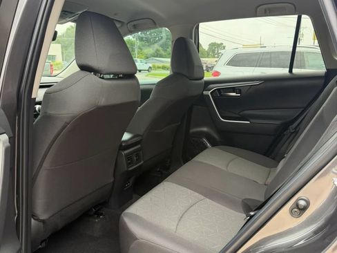 Used 2023 Toyota RAV4 XLE FWD image 9
