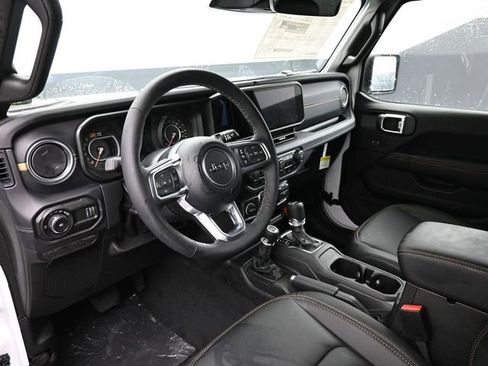 New 2026 Jeep Wrangler Unlimited Sahara AWD/4WD image 12