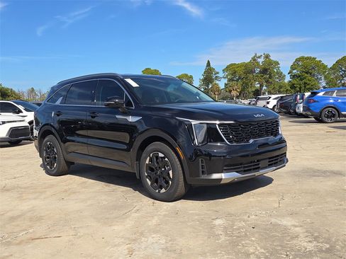 New 2026 Kia Sorento S image 2