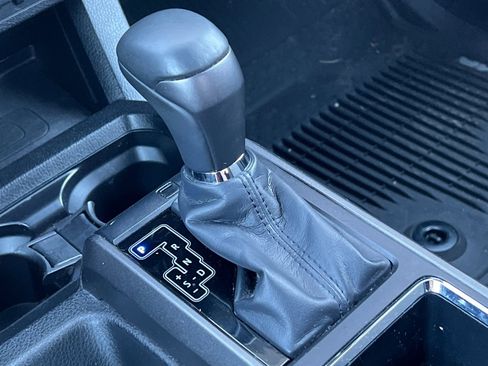 Used 2020 Toyota Tacoma image 18