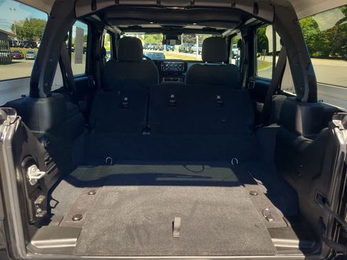 Used 2024 Jeep Wrangler Unlimited w/ Convenience Group AWD/4WD image 24