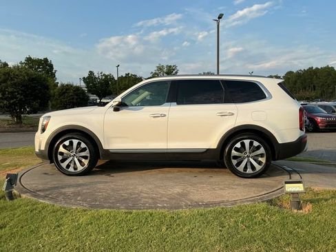Used 2020 Kia Telluride S w/ S 8 Passenger Seating Package FWD image 4