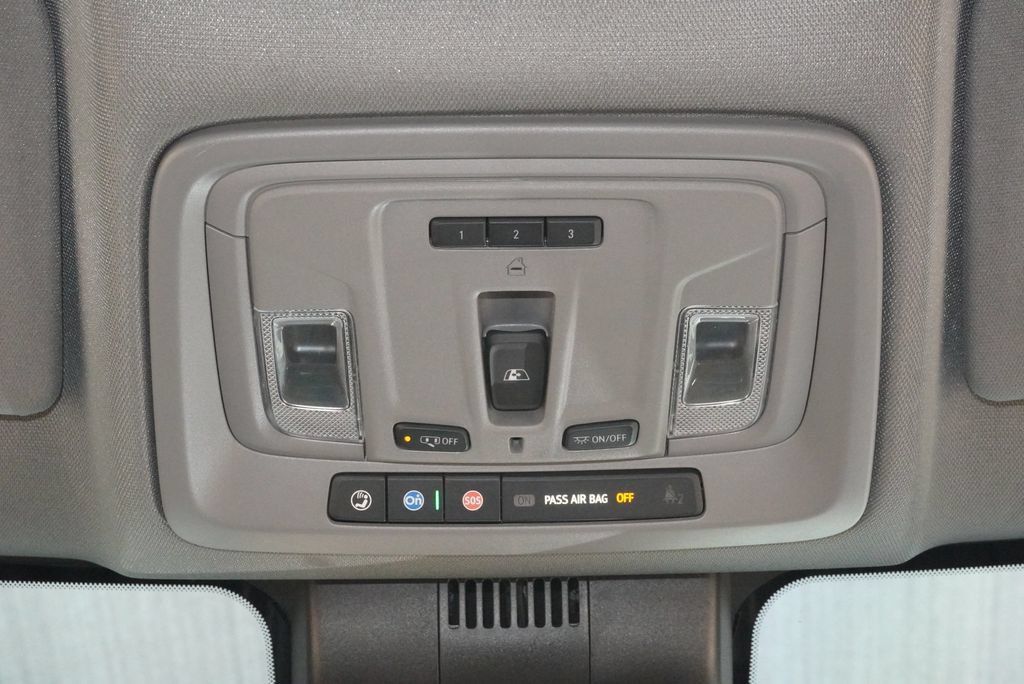 Used 2025 Chevrolet Silverado 2500 LTZ w/ LTZ Convenience Package AWD/4WD image 20
