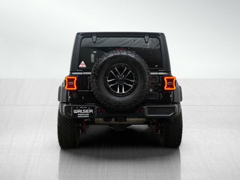 Used 2024 Jeep Wrangler Willys image 4